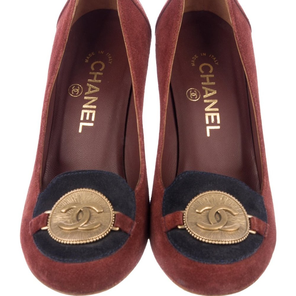 Chanel CC Logo Coin Suede Wedge Pumps - Picture 1 of 9